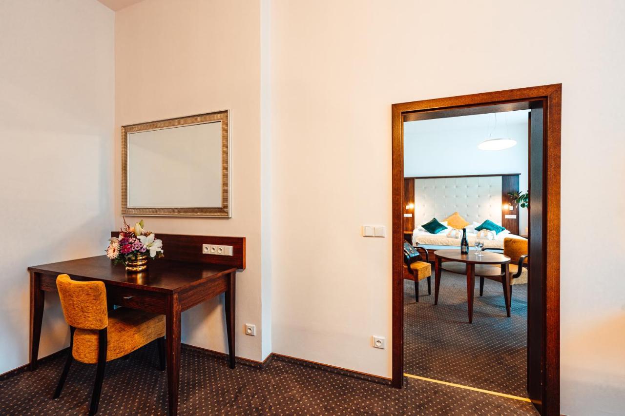 Hotel Baltaci Atrium Zlin Exterior photo